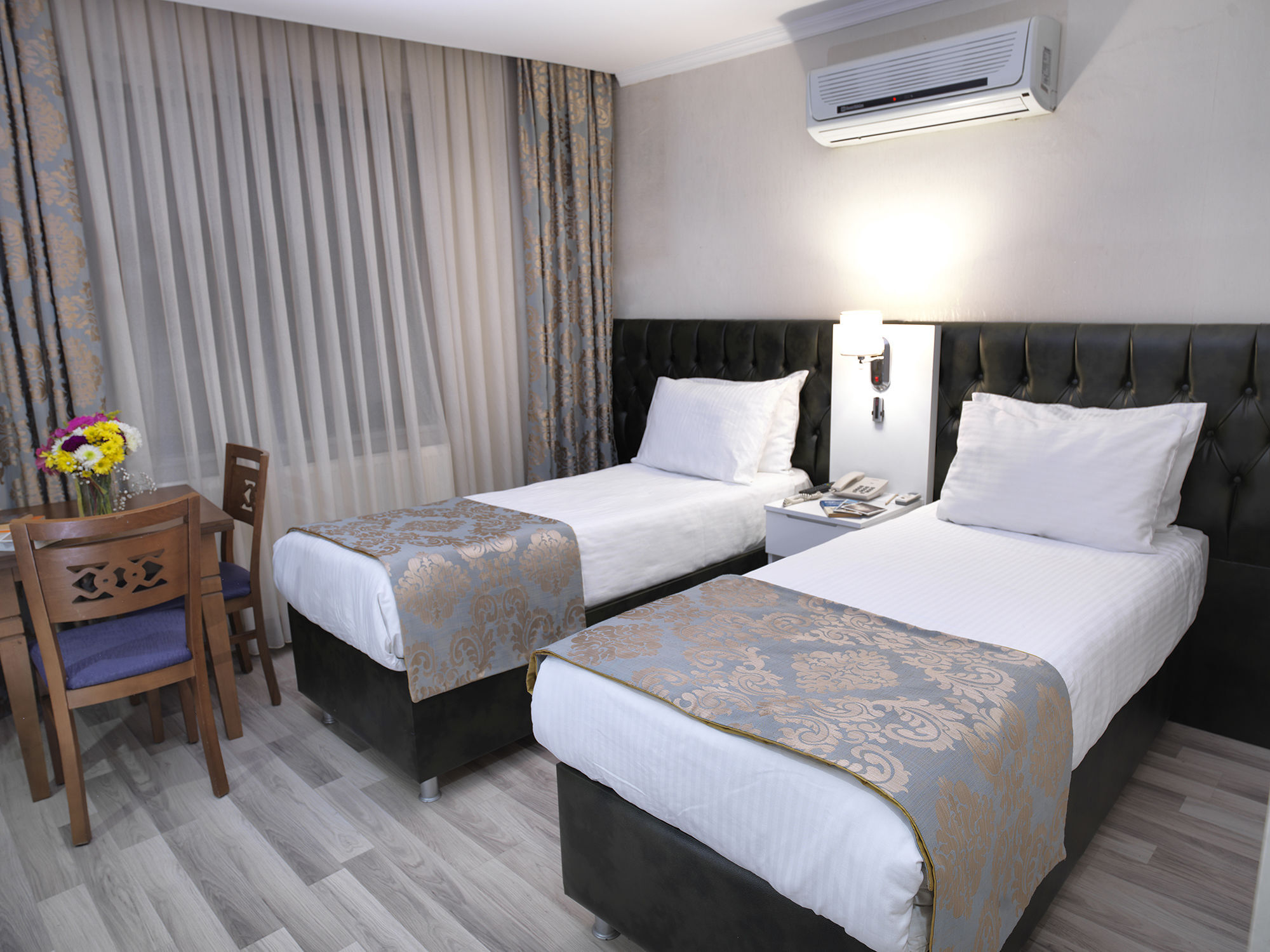 Monarch Hotel Istanbul Exterior photo